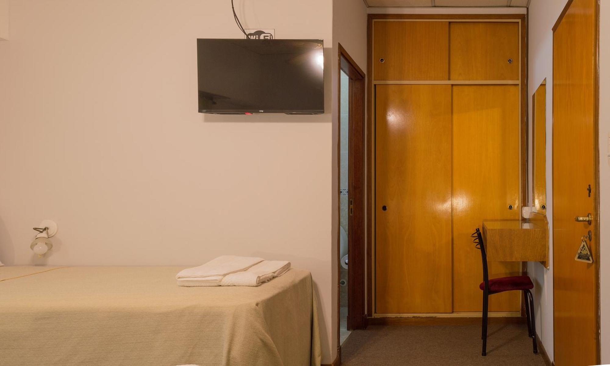 Hotel De Cine Las Golondrinas Villa Gesell Room photo