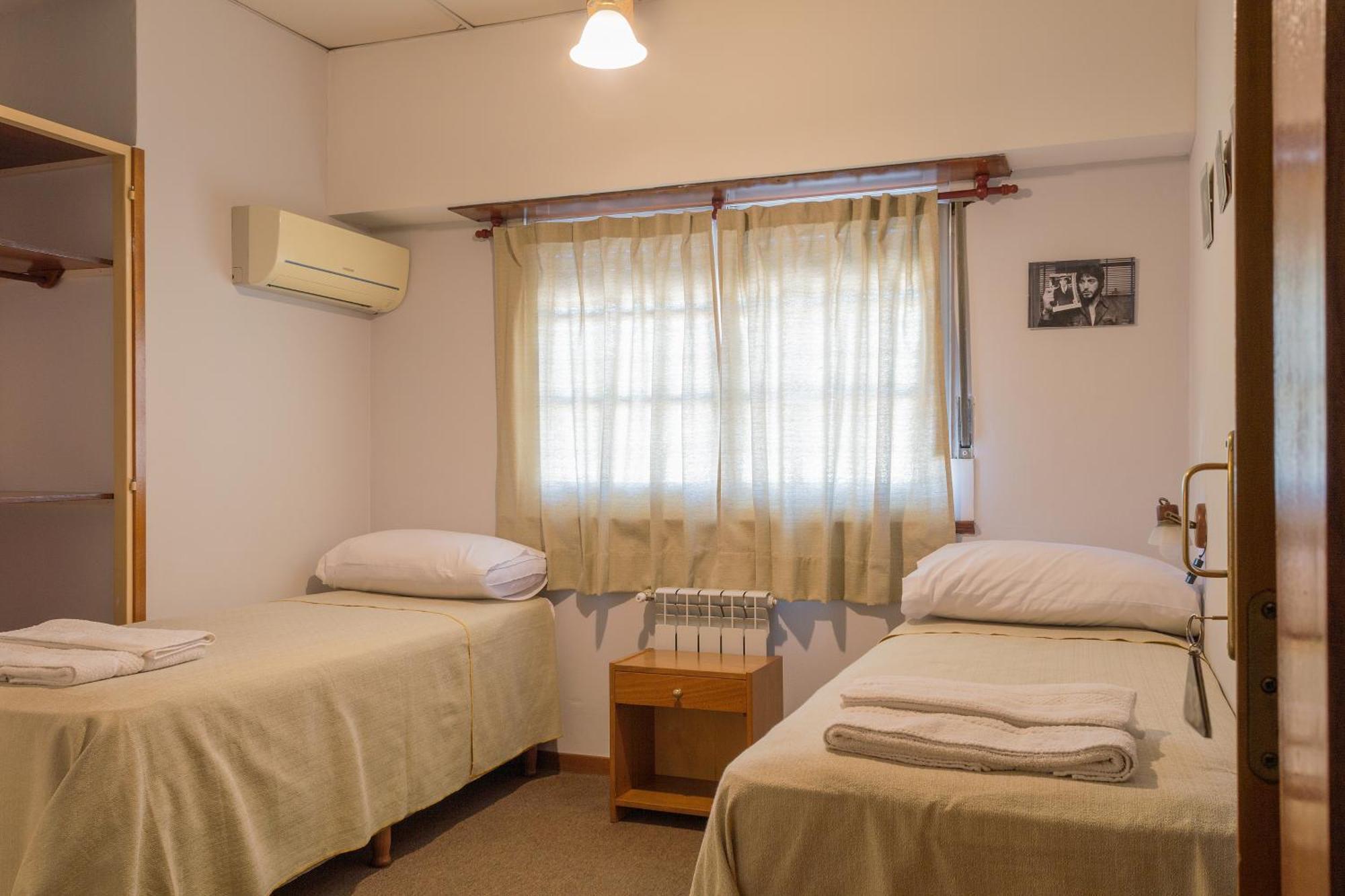 Hotel De Cine Las Golondrinas Villa Gesell Room photo